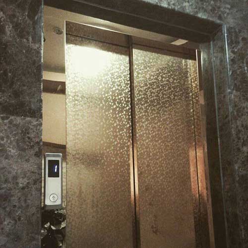 درب طبقات آسانسور